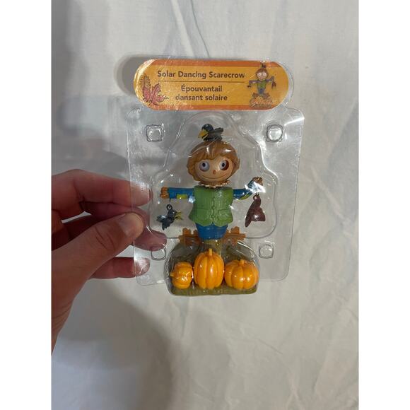 NWT Solar Powered Scarecrow - Picture 2 of 3